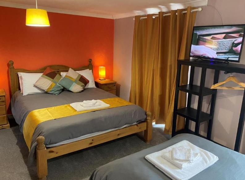 Kings Arms Otel Llandysul Dış mekan fotoğraf